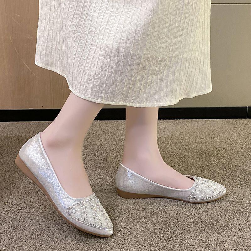 Modne buty damskie szpiczaste złote perły wsuwane damskie baleriny hurt 2025 lato stylowe buty w stylu koreańskim promocja niska cena