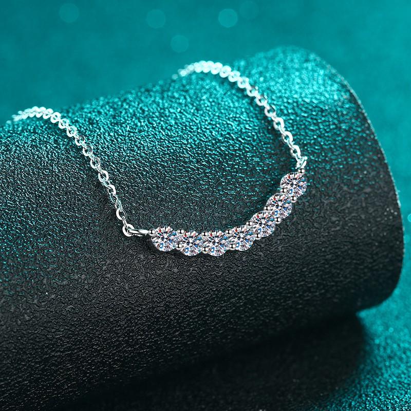 Sterling Moissanite Necklace Women 7-Stone Smiling Chain Delicate Floral Design Daily Wear Elegant Jewelry