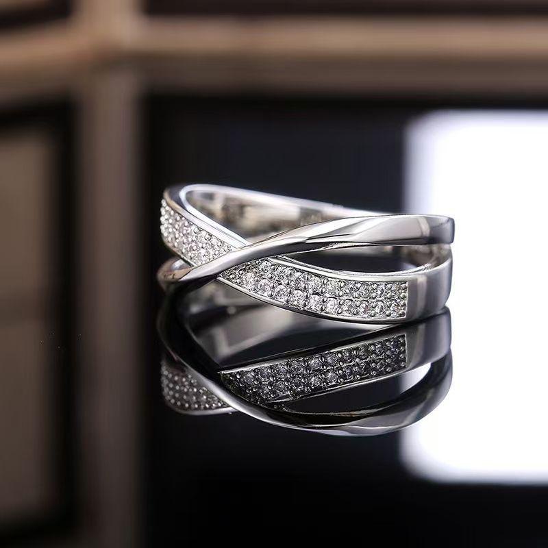 Elegant Diamond Ring - Versatile, Exquisite Fashion Jewelry Gift for Ladies