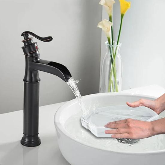 Küçük Silikon Banyo Tezgahı Tepsisi Tezgah Sabunluk Su Geçirmez Kaymaz Tasarım Tuvalet Deposu Masaüstü Düzenleyici Tepsi