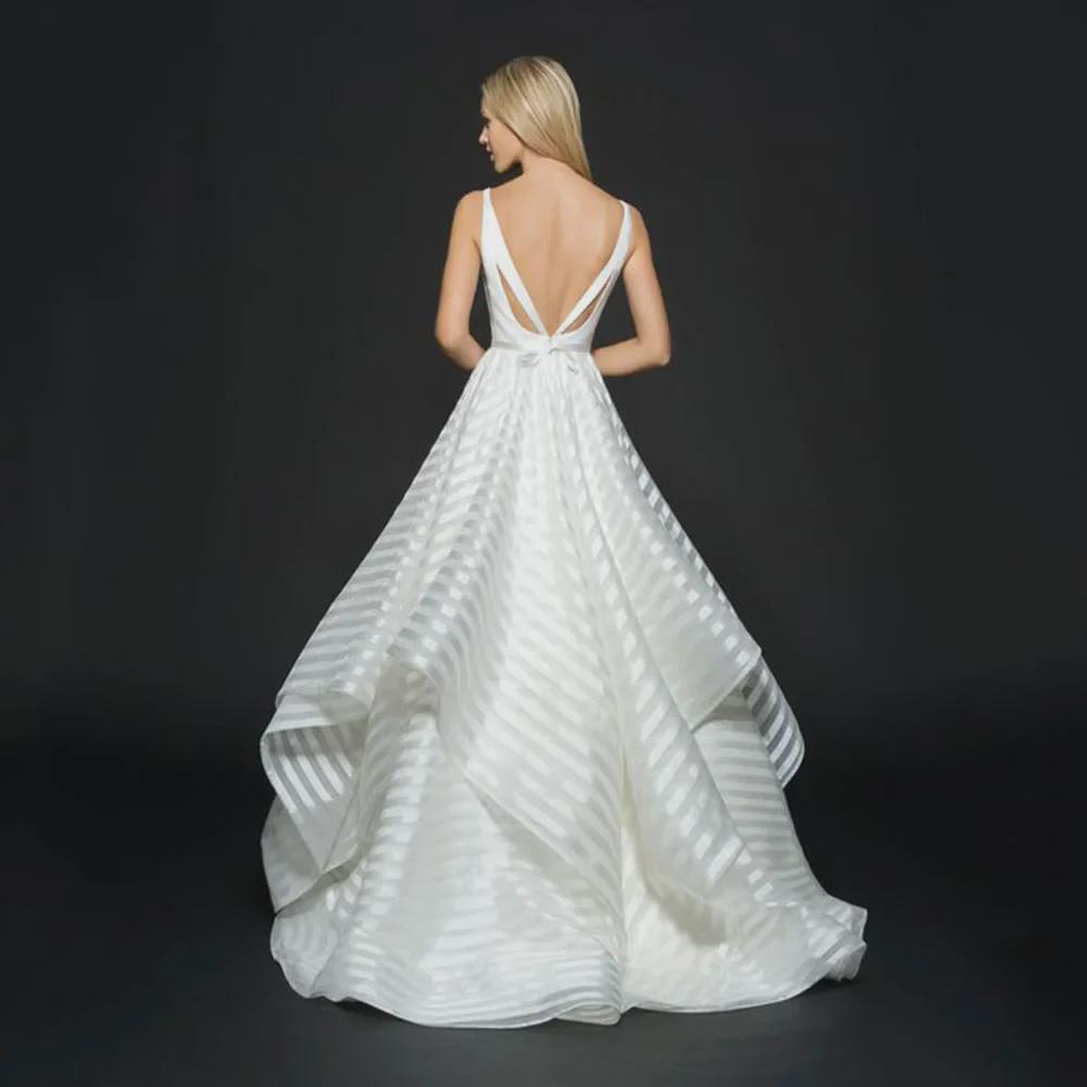 Elegant Backless Lace Mid-Waist Wedding Dress with Small Train (2025)