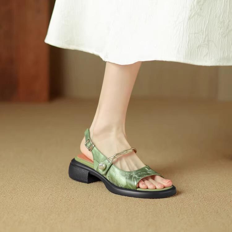 

New Chinese open-toed sandals women s round head summer new thick-soled national style pearl small casual square heel women s sandals 40 зелёный