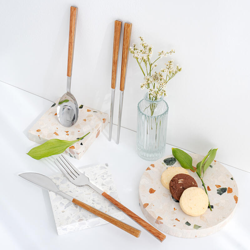 Modern Cutlery Set (Wood Color)