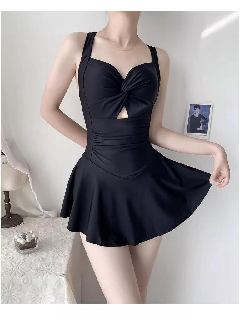 Women's 2025 High-End Slimming Skirt-Style Two-Piece Swimsuit