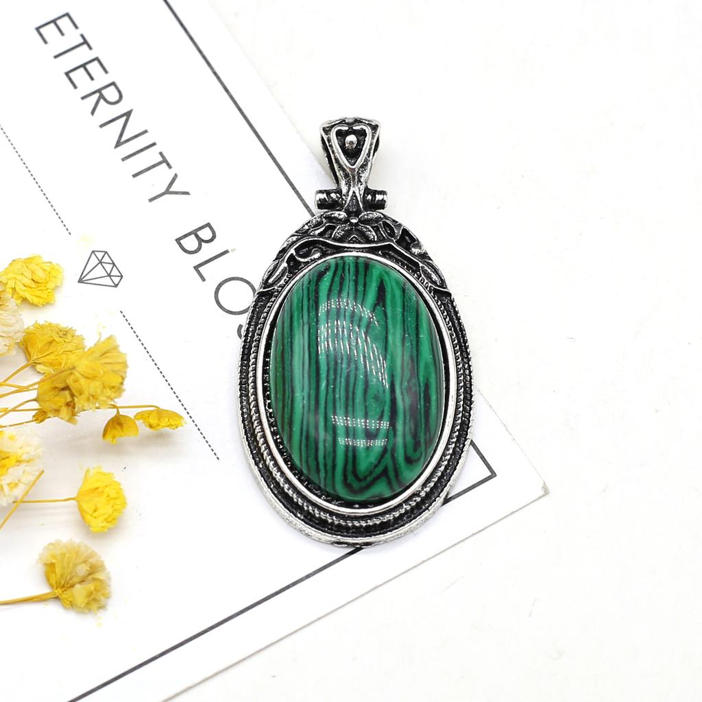 Colgante de piedra natural Collar de estilo vintage Joyería de moda Forma ovalada Gargantilla de aleación Cuarzo rosa Ópalo Jade malasio Ideas de regalos Regalos para amantes