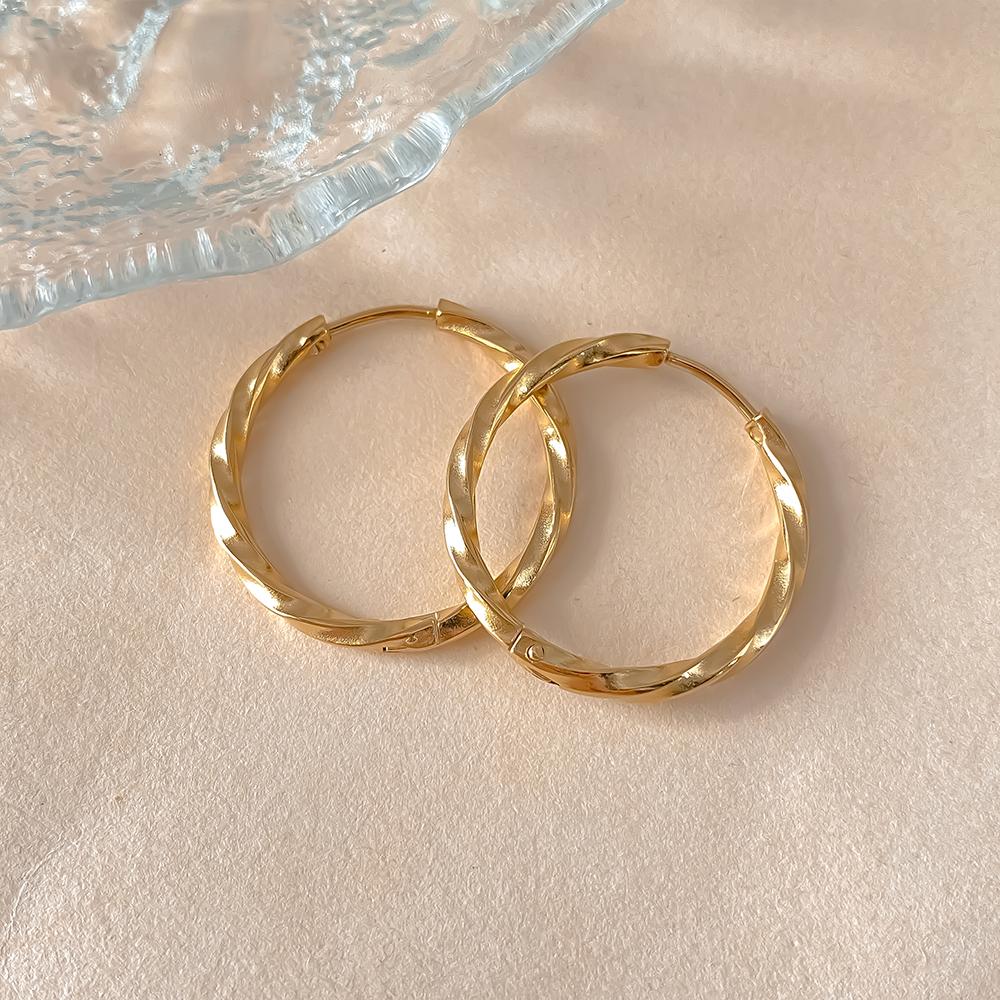 EManco Classic Simple Hoop Earring for Women Geometric Pattern Suit Various Occasions Metal Versatile Female Jewelry Gifts