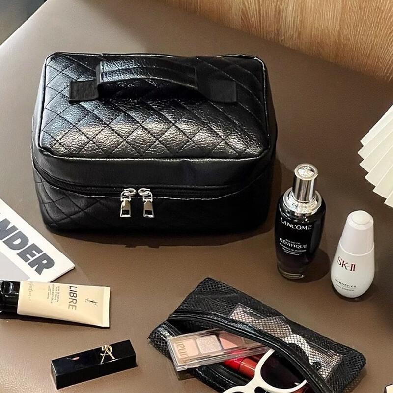MDNGMDNG Large Capacity Quilted Travel Makeup & Toiletry Bag