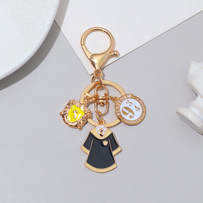 1Pc College Keychain Cartoon Pendant Preppy Style Zinc Alloy Festival Gift Badge