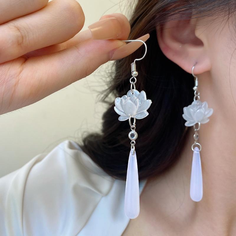 Шикарные серьги-кисточки с лотосами из халцедона в китайском стиле, юбка в китайском стиле с изображением морды лошади, серьги для женщин A1718 белый