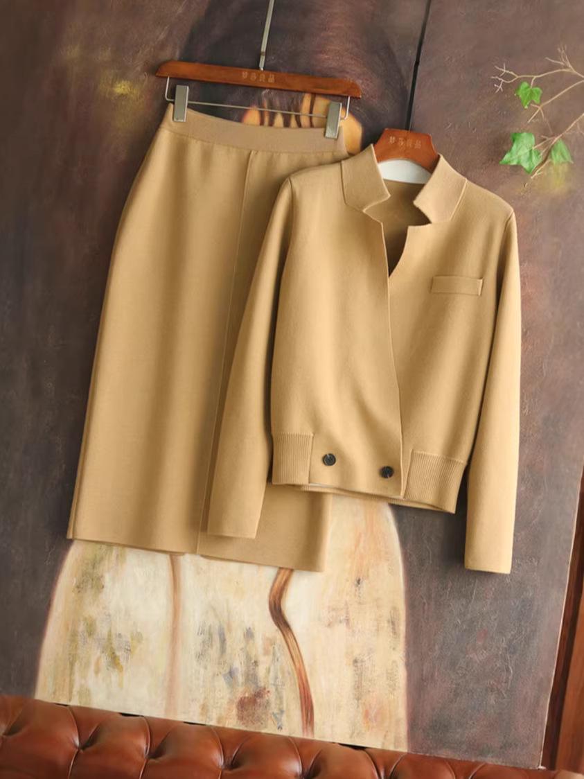 В наличии: Мое отношение! Комплект из вязаного топа и юбки из шерсти мериноса MA948 Small миндальный/белый