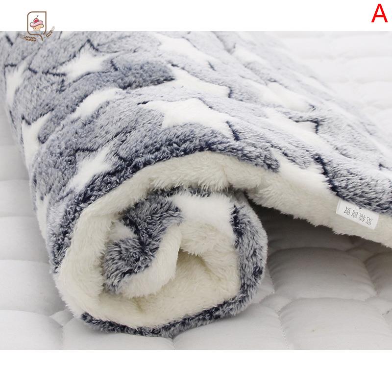 Soft Fluffy Pet Dog Blanket Cute Star Printing Pet Mat Warm Breathable Skin Friendly Cats And Dogs Bed Blanket Pet Supplies