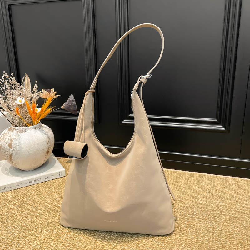 

2025 autumn and winter new shoulder bag fashion niche design casual tote bag texture women s personalized messenger bag хакі