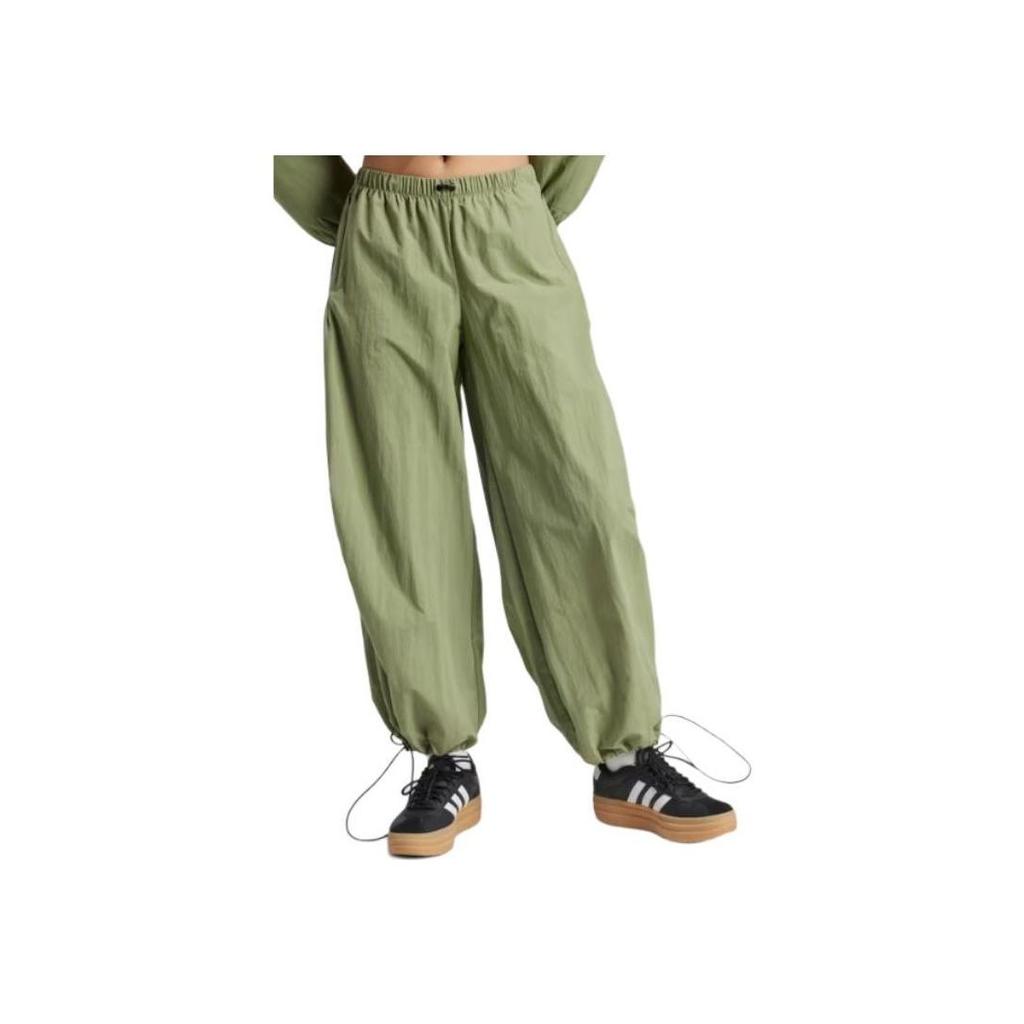 adidas City Escape Gewebte Fallschirmhose Zeltgrün Damen IW5205