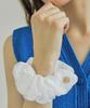 Ihr Wrinkle Scrunchie / White