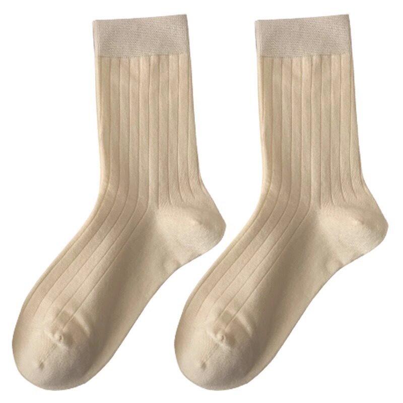 Women's Mid-Tube Solid Color Socks - Black & White, Korean Style, All-Match, Trendy for Spring and Autumn Sports.