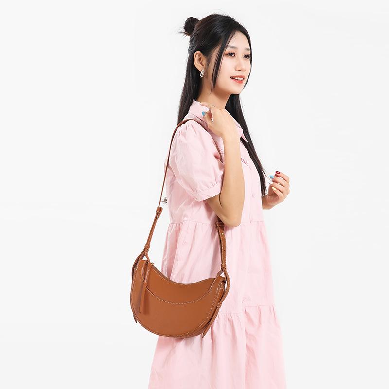 2025 New Personalized Messenger Bag Solid Color Shoulder Bag Underarm Bag Casual Handbag Autumn and Winter Daily Women's Bag