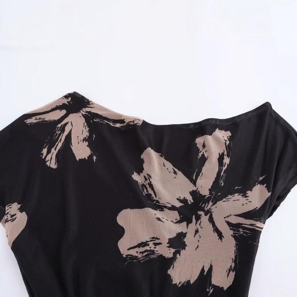 2024 Winter Women's Fashion: European & American Style One-Shoulder Slimming Print Bodycon Dress