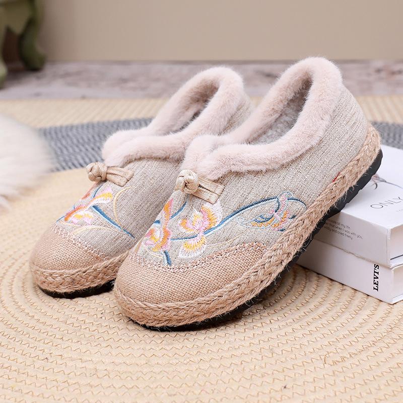 Old Beijing winter women's cotton shoes embroidered and velvet thermal shoes retro one-pedal middle and old Doudou cotton shoes custom