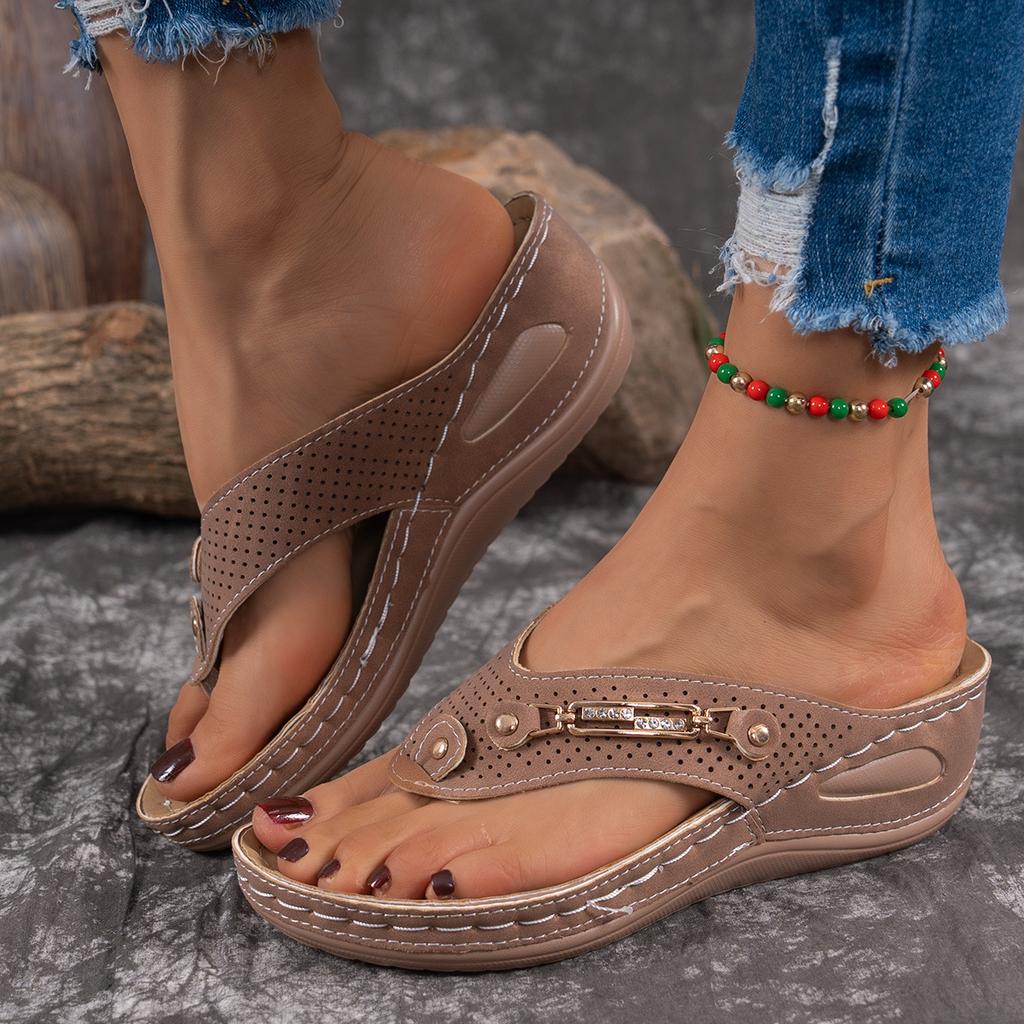 New Style Plus-size Shoes - Casual Beach Wedge Heels for Women - Flip-flops