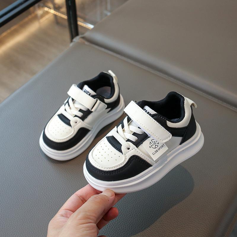 Children's shoes and girls' sports shoes 2025 spring and autumn new boys' leather waterproof casual white shoes baby board shoes