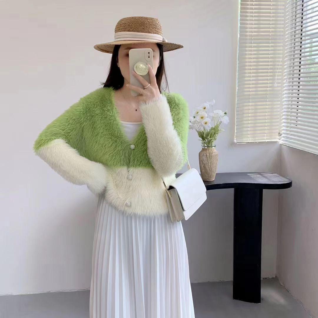 

Elegant wind soft waxy atmosphere gentle sweater women s imitation mink contrasting colors versatile lazy small short knitted cardigan Average size 57-124 зелений