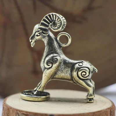 Kūrybingas žalvario ir vario ožio zodiako raktų pakabukas-papuošalas
