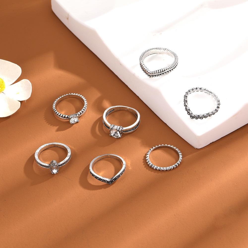 Ring Set, Personalized Retro V-Shaped Flower Point Diamond 7-Piece Set Ring.