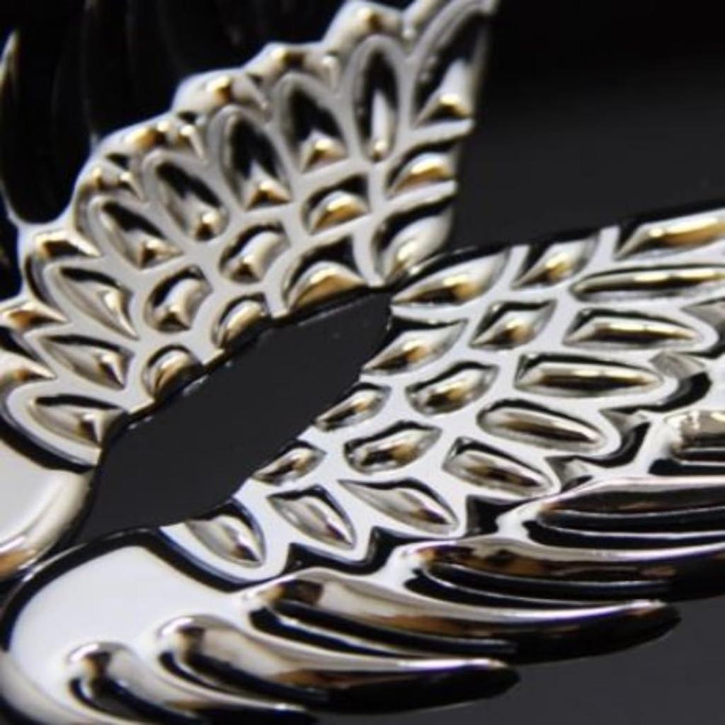 XSAJU Car Sticker Wing Feather Emblem Car Motorcycle Cool Dress Up Exterior Sticker 3D Double Sided Tape (Silver)