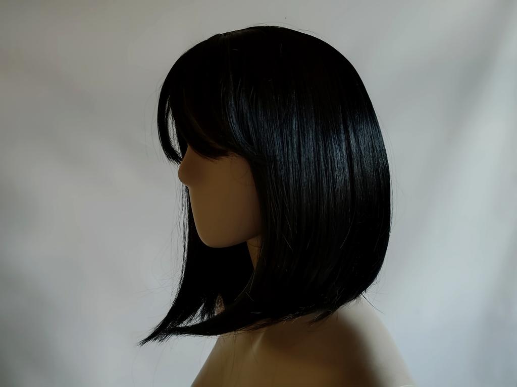 Schwarze Perücke ohne Pony 45 cm lang Bob schulterlang schwarzes glattes Haar