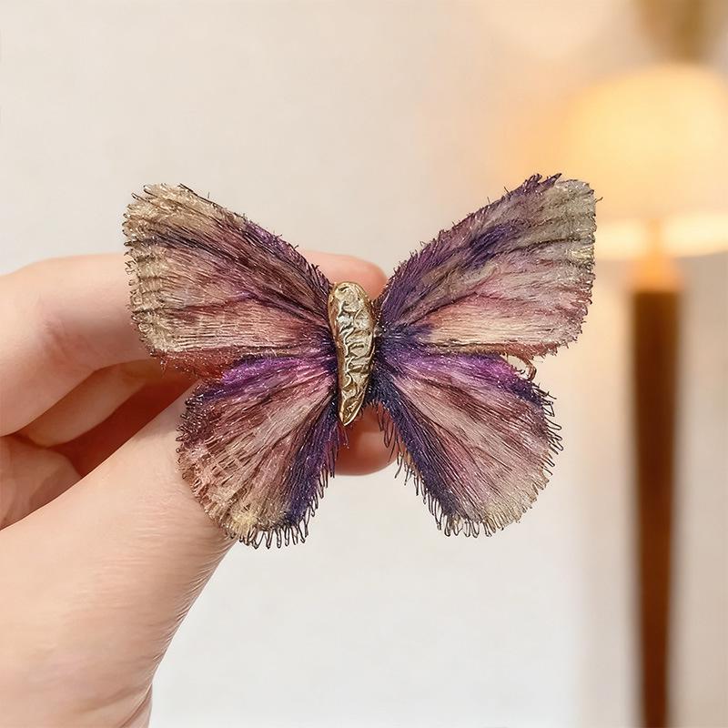 Versatile Retro Luxury Gradient Butterfly Brooch: Exquisite Embroidered Fashion Accessory