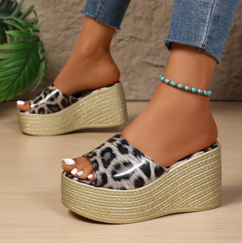 Fashion Summer Women's Wedge Slippers Leopard Print women Platform flip flops Outdoor Leisure Large Size chanclas de mujer pantuflas