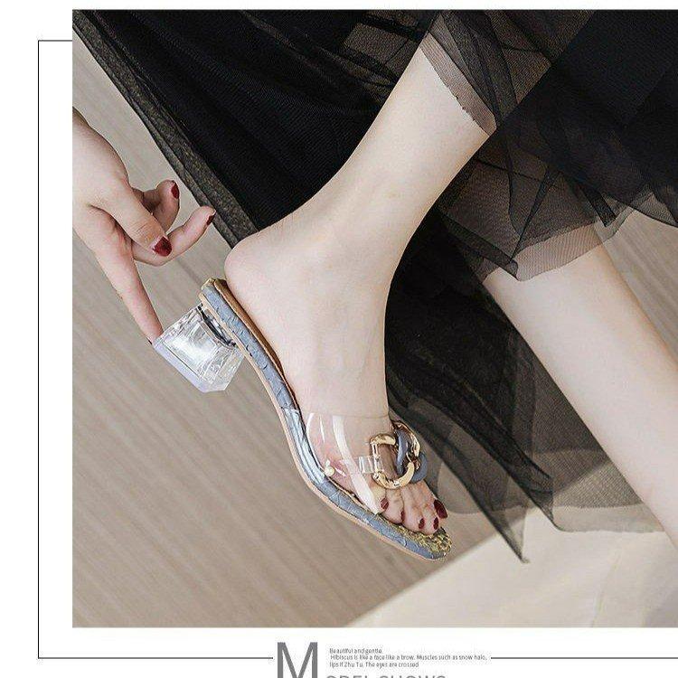 Sandales de célébrité Internet pour femmes à talons épais été 2025 nouvelles super tendance talons moyens style féerique bout ouvert transparents à talons hauts