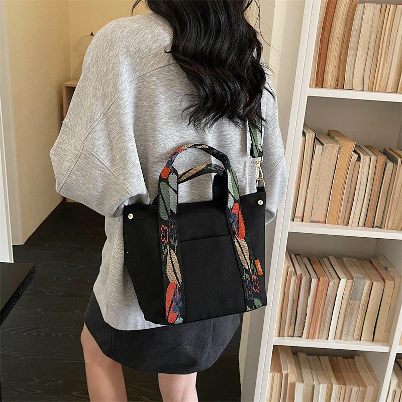 Floral Pattern Tote Bag for Women Stylish Shoulder Bag with Adjustable Strap Large Capacity Daily Use Bag