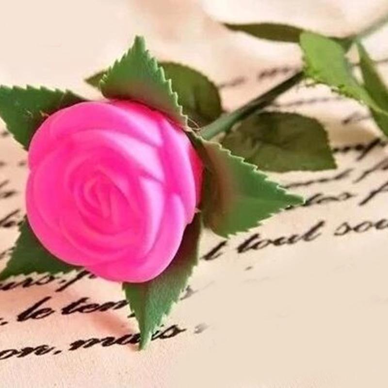 Glow In Dark Artificial Vivid Rose Flower Holiday Romantic Bunch Rose With Led Light Bulbs Valentine Gift For Girlfriend Wife