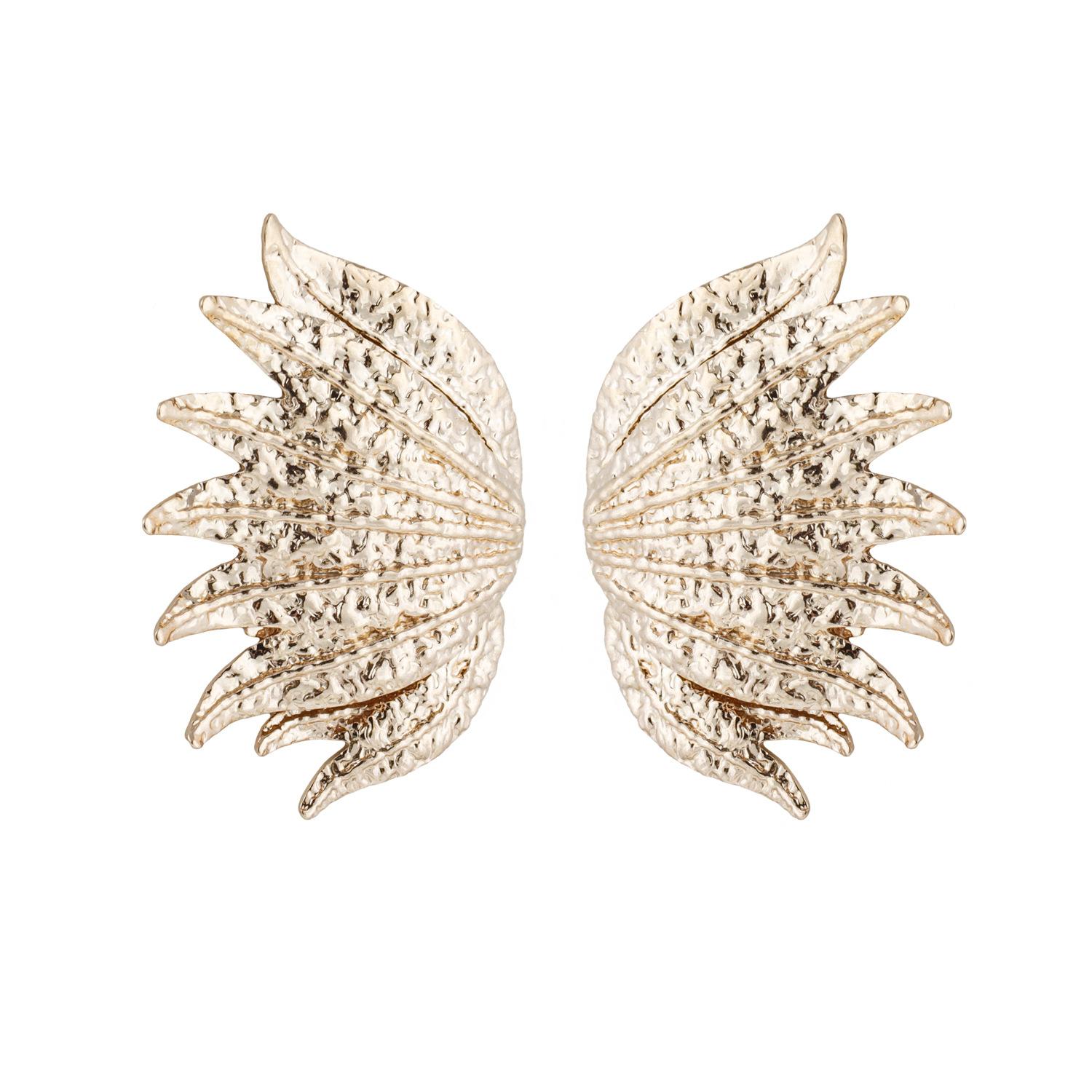 Exaggerated flame-shaped stud earrings, niche pleated design, daily commuter accessories, earrings. золотой