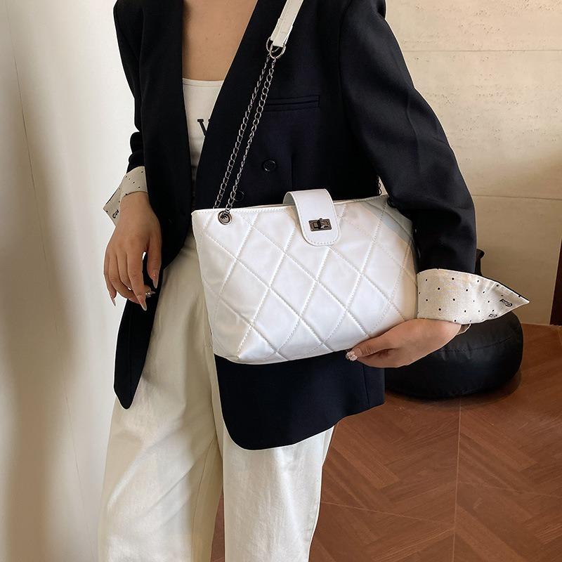 Bolso de mano tipo tote de rombos con cadena de gran capacidad, nuevo para primavera y verano, para estudiantes, clase, desplazamiento, bolso de hombro cruzado para mujer