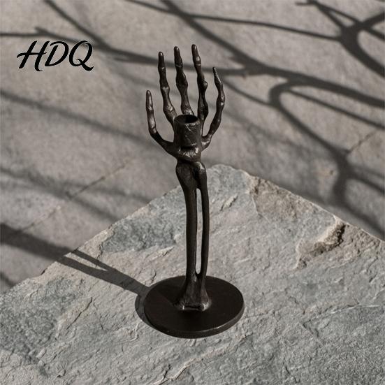 Tabletop Halloween Decoration Skeleton Candle Holder Gothic Resin Hand Holder And Standing