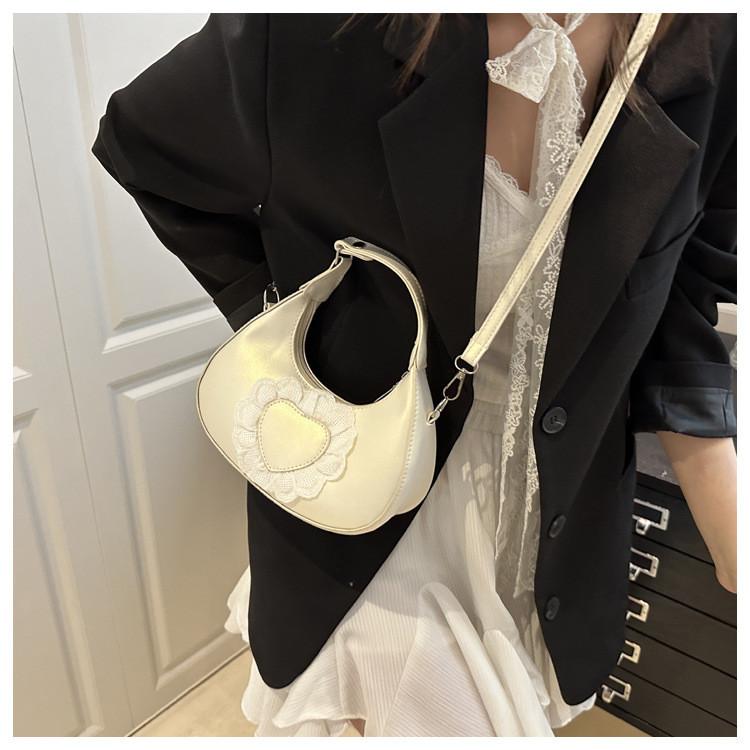 Pu Dumpling Shaped Handbag With Heart Lace Design For Casual Outings