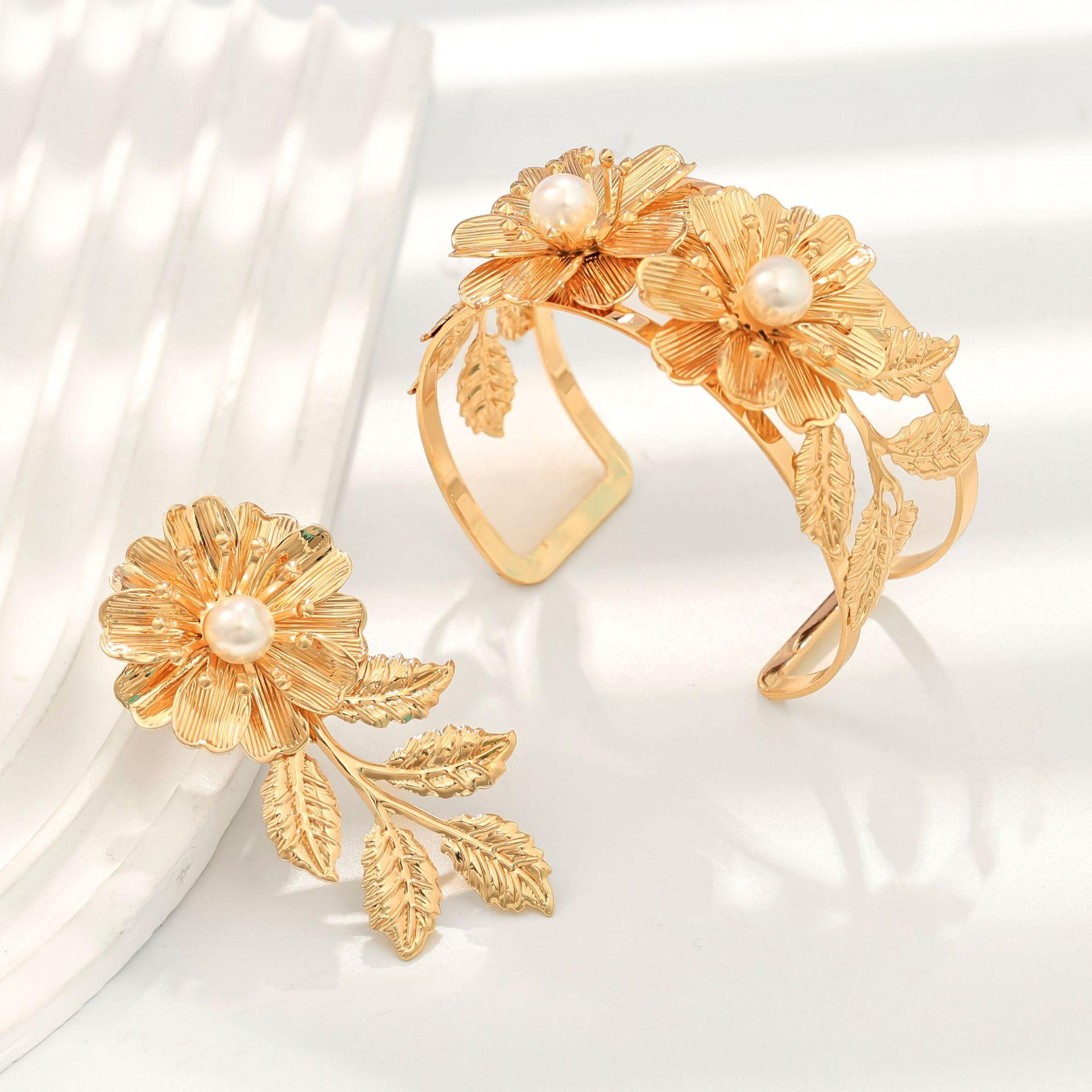 

Винтажный браслет с цветком, набор колец с имитацией жемчуга, открывающийся, регулируемый, женские украшения для отпуска