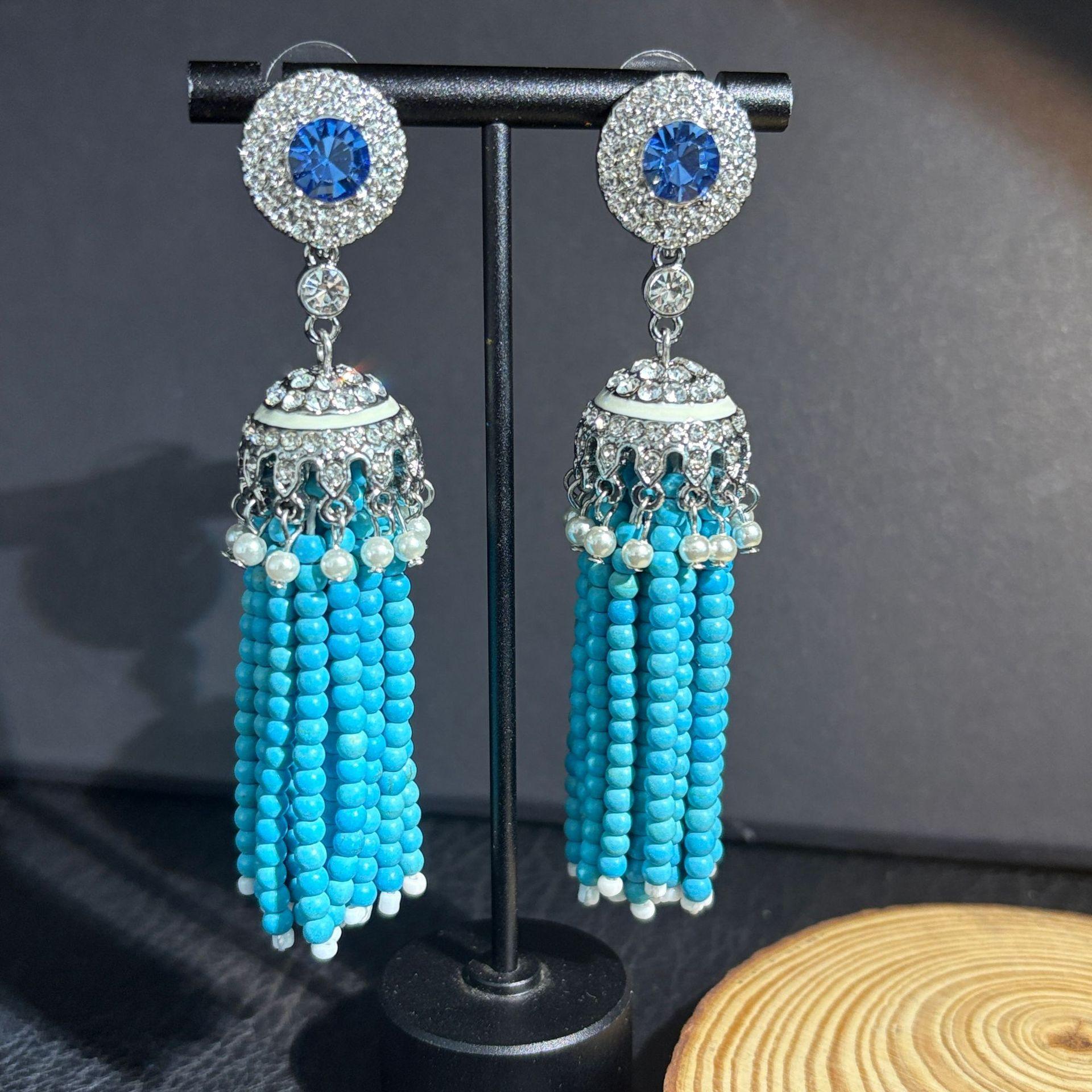 Medieval Retro Court Style Fringed Shoulder Long Beaded Diamond Earrings Earrings French Elegant Stud Earrings