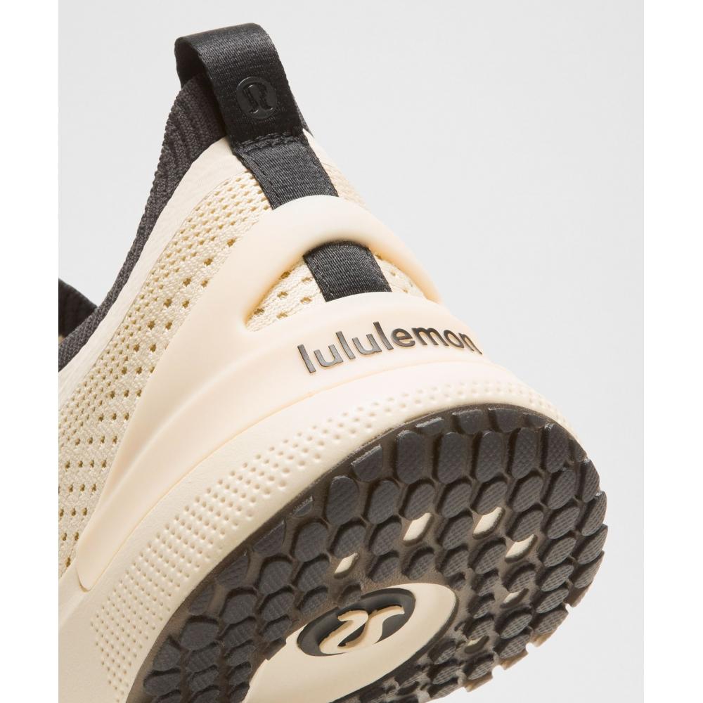 Lululemon Women S Chargefeel 3 Workout Shoe breakfaSt Tea breakfaSt Tea Black