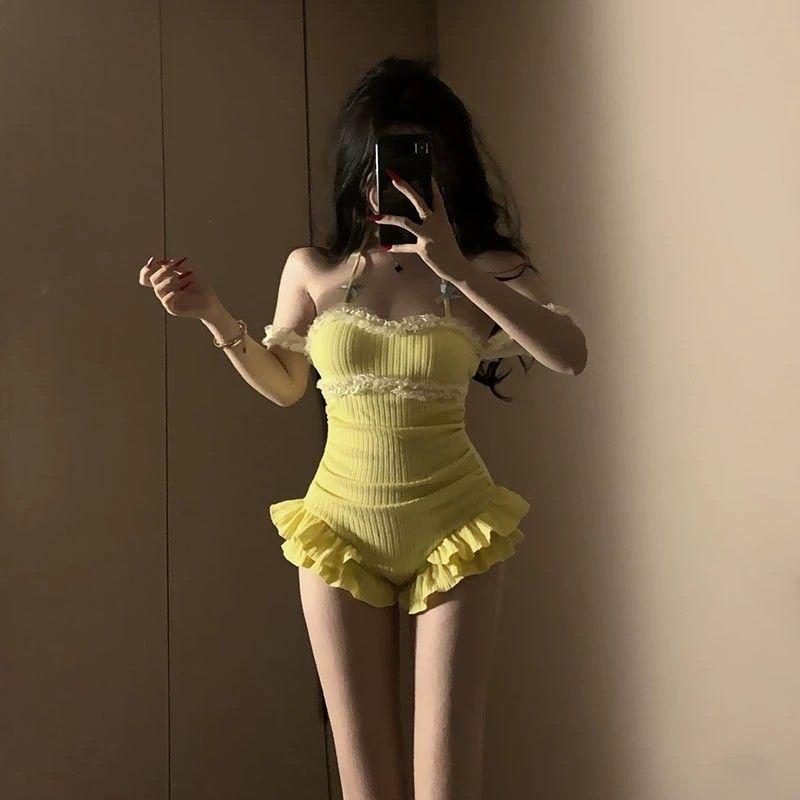Han ins one-piece swimsuit is pure desire, sexy, conservative, covering the belly and showing thinness, students have small breasts, and summer is