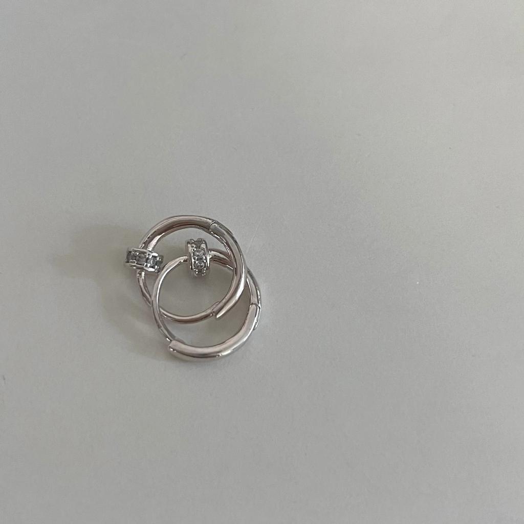 Simple Mini Micro-set Silver Earrings Female Daily Cold Wind Hundred Match Earrings Adjustable Vein Circle Elegant Simple Hoop Earrings