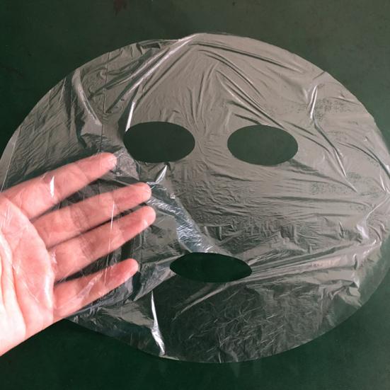 100 ks plastové fólie na jedno použití zabraňující ztrátě vlhkosti PE materiál Víceúčelová samolepka masky s dokonalým střihem pro lázně
