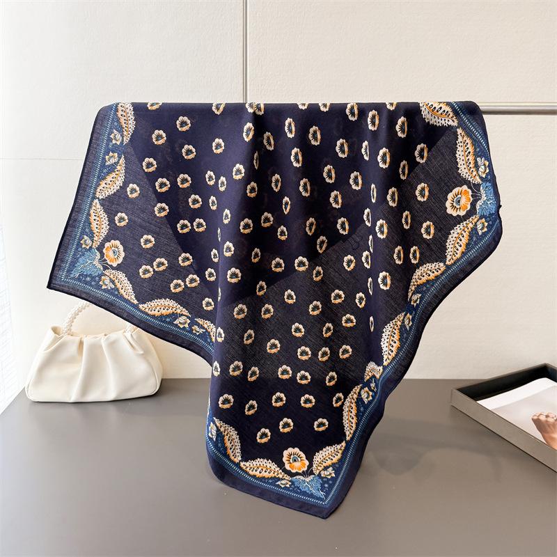 Trendy Print Square Scarf For Women Cotton Velvet Neck Scarf Shawl Warp Elegant Neckerchief Bandanas Ladies Hijab