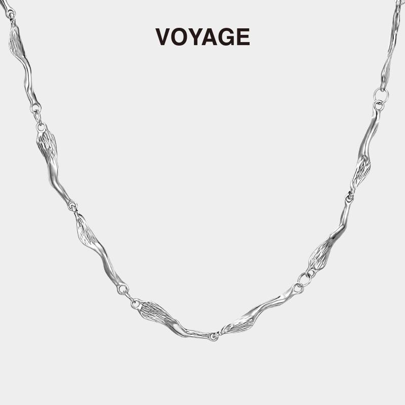 Elegant Aloof Style Clavicle Chain Necklace for Women - Light Luxury Niche Design Accessories for Ladies & Girls