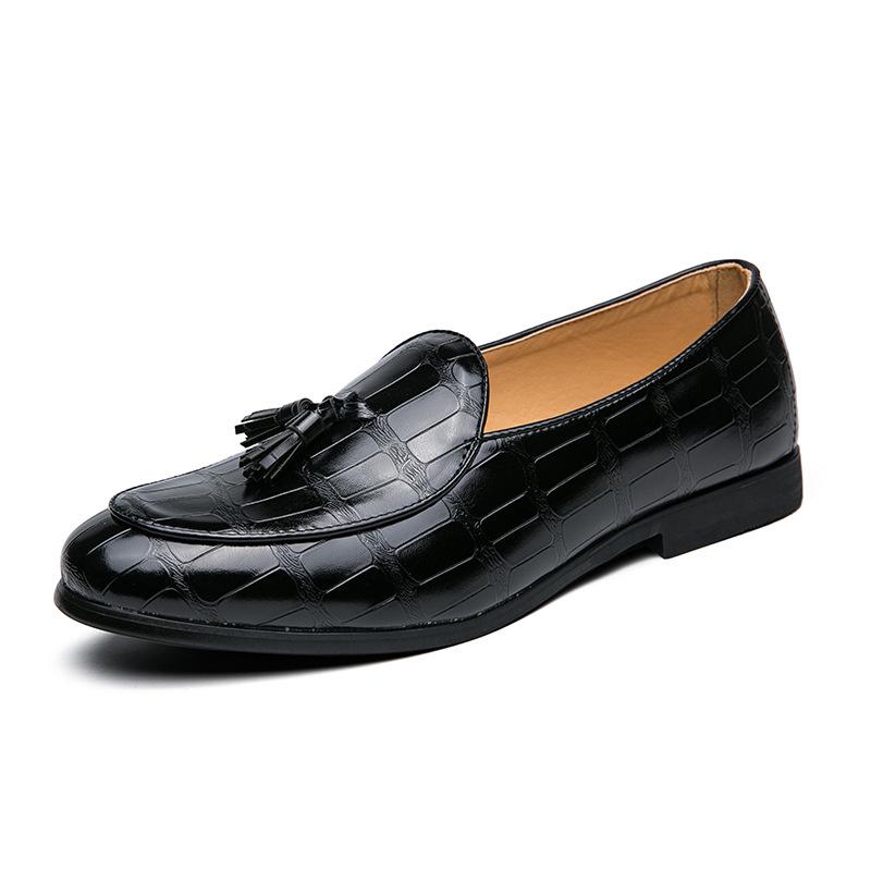 Large size leather shoes men's British pointed toe one pedal fringed men's shoes foot cover business leisure trend small leather shoes