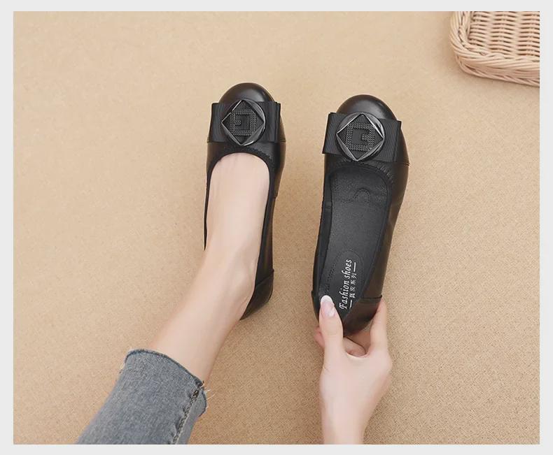 Comfortable Non-Slip Leather Flats for Women - Ideal for Spring & Autumn, Perfect for Middle-Aged & Elderly