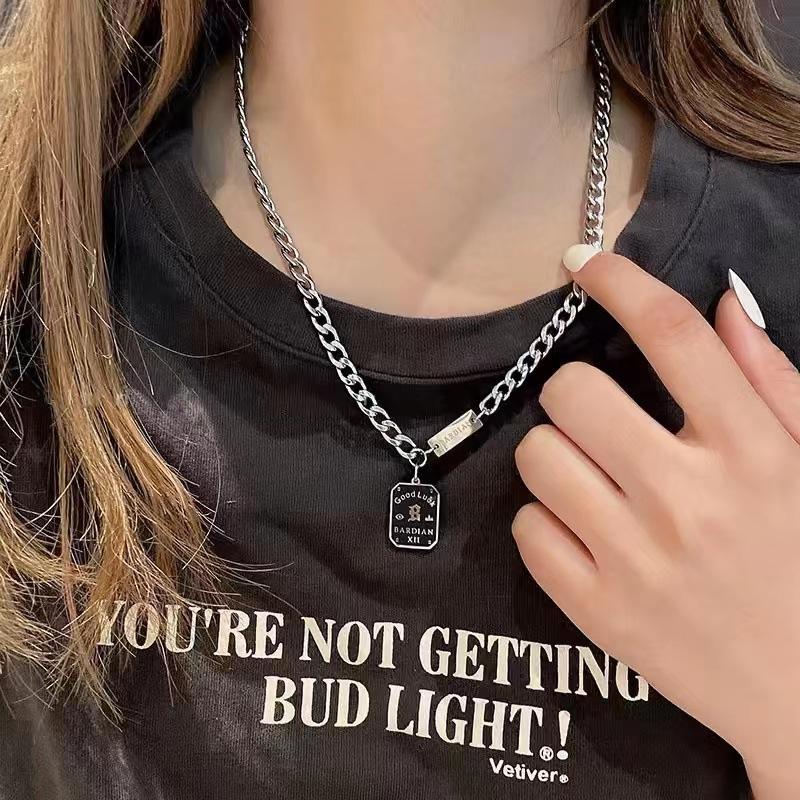 Fashion Necklace Men's Versatile Design Light Luxury Niche Fashion Men's Letter Collarbone Chain Cuban Chain