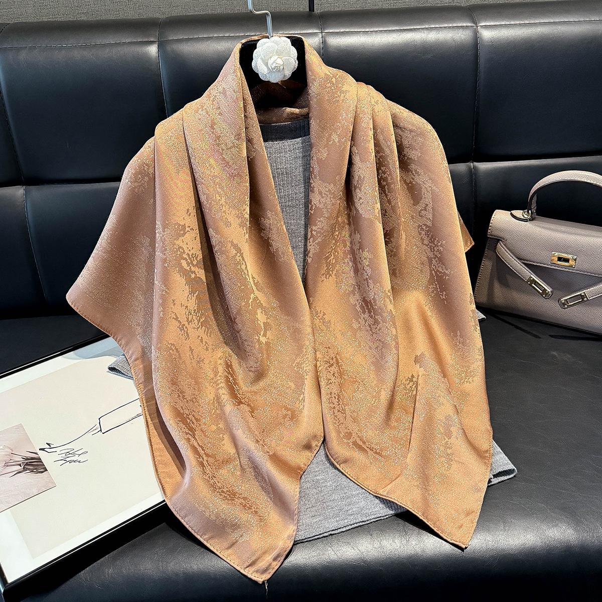 Écharpe en soie de luxe pour femme Couleur unie Douce Lisse Foulards Couvre-chef Hijab Cache-cou d'extérieur Grand châle Serviette de plage brown